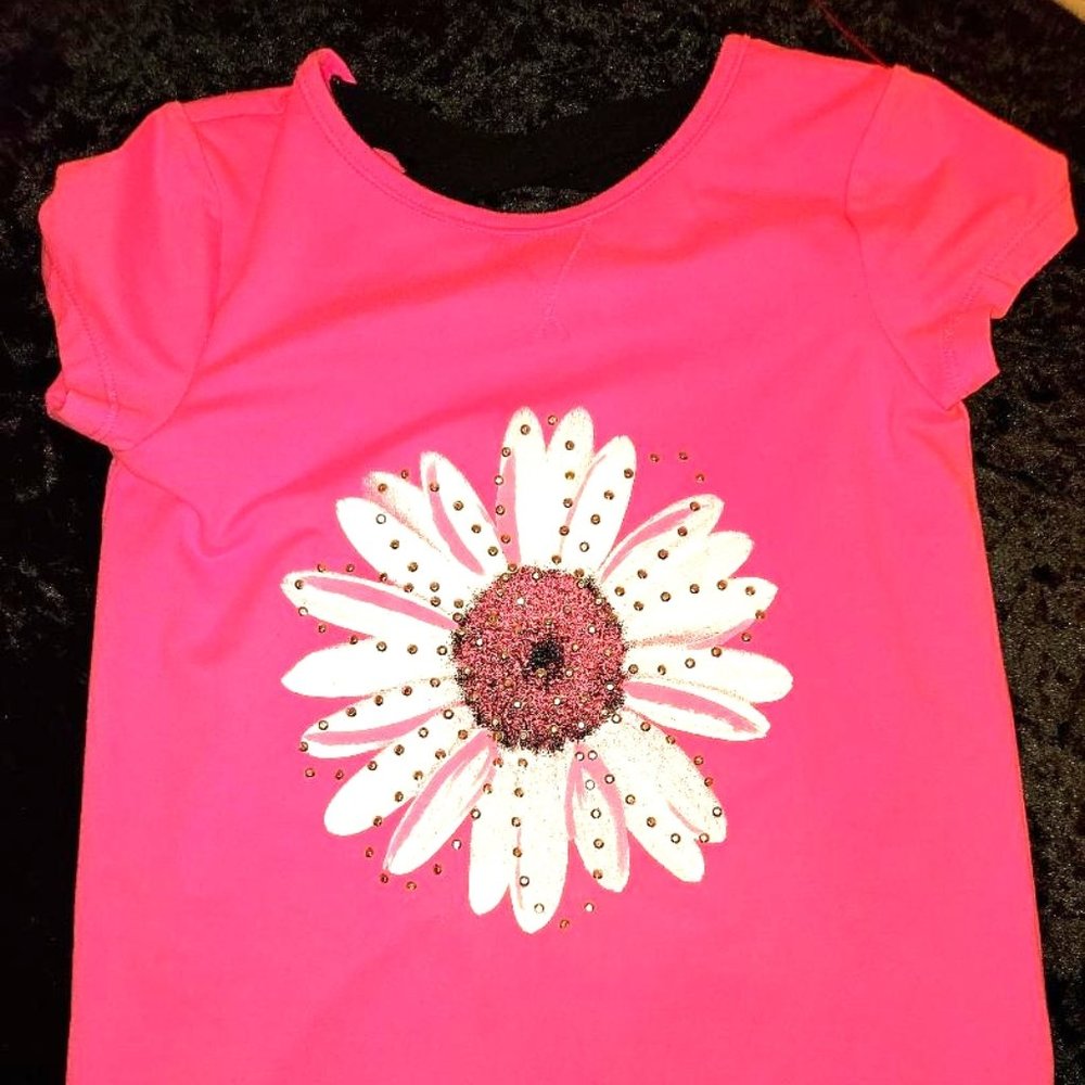 Size 6 Girls Daisy Sequins lined Top with spandex back strap Nwot